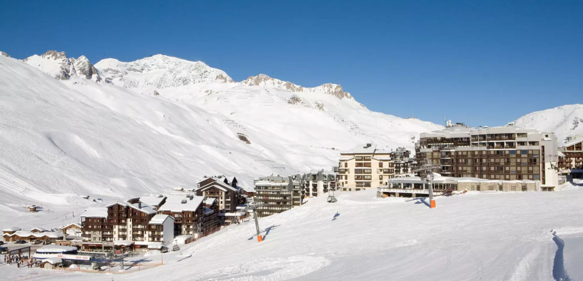 Club Med Tignes Val Claret, France - Vue en haut de montagne du complexe hôteliers dans son entièreté 